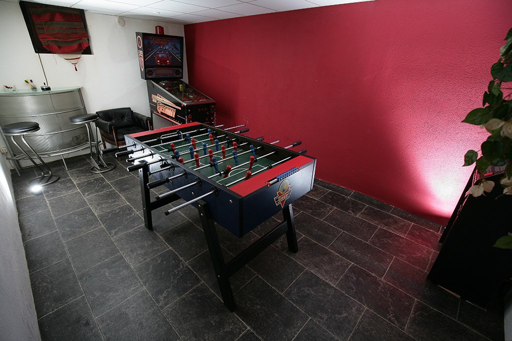 kicker1-1024x683